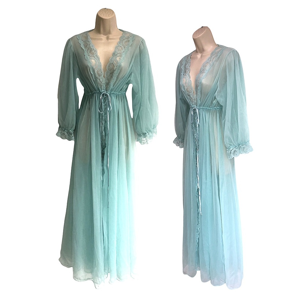 Vintage 1940’s robe